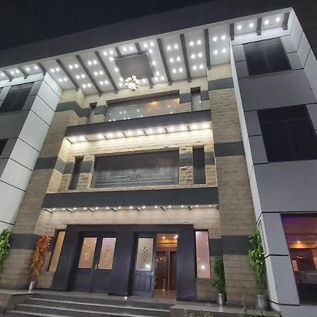 Royaute Luxury Hotel Сиалкот Экстерьер фото