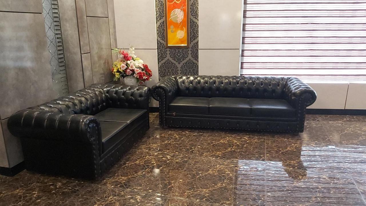 Royaute Luxury Hotel Сиалкот Экстерьер фото